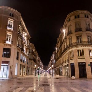 La ciudad de Málaga cerrará desde el miércoles toda actividad no esencial