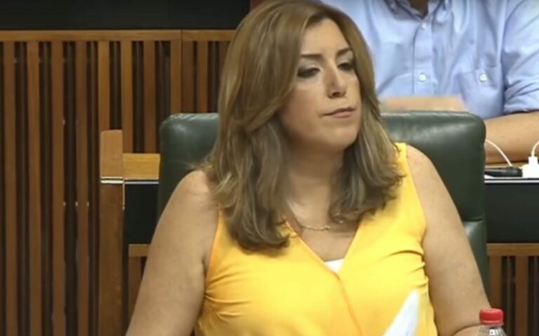 Susana Díaz dice que no ha recibido "ningún ofrecimiento" para que deje la secretaría general del PSOE-A