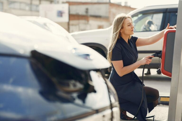 Cómo instalar un punto de recarga propio para tu coche eléctrico