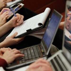 Tipo de Opiniones que deben Evitarse al escribir una Noticia