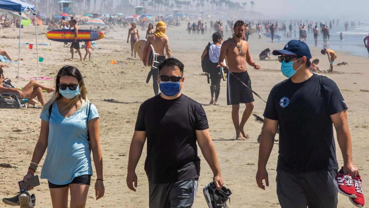 El Gobierno propone mascarilla en la playa sólo si no hay distancia y para pasear