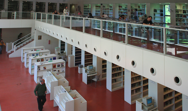 Las bibliotecas de Sevilla preparan decenas de actividades para el mes de mayo