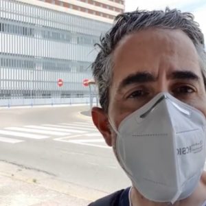 Los sanitarios nos alertan: "La pandemia no ha terminado y seguimos ingresando pacientes jóvenes y graves"