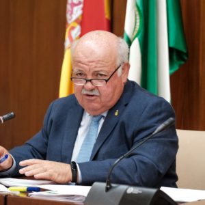 Salud llamará desde la semana que viene a los trabajadores esenciales pendientes de la segunda dosis de AstraZeneca