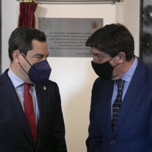 El Gobierno andaluz se niega a acoger a los menores migrantes que han llegado a Ceuta