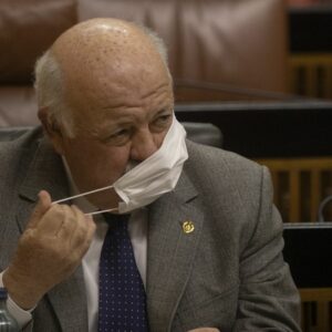 La Junta de Andalucía descarta quitar las mascarillas en julio y apuesta por una desescalada lenta