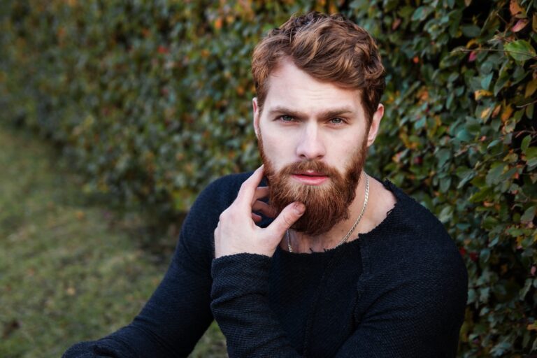 El Hombre elegante del 2021 usa maquinilla de afeitar