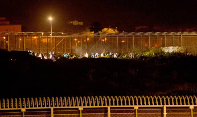 Más de 200 personas migrantes de origen subsahariano saltan la valla de Melilla