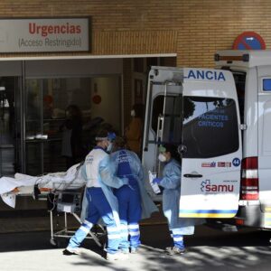 La incidencia de Covid en Andalucía es un 44% menor que en el pico de la quinta ola