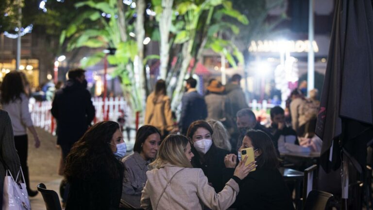 Andalucía muy cerca del "riego bajo" por Covid