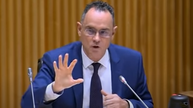 La interesante ponencia de Pedro Baños en el Senado sobre "desinformación" y su debate acalorado con algunos diputados