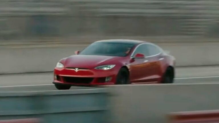El Tesla Model S Plaid destroza el crono en Nürburgring