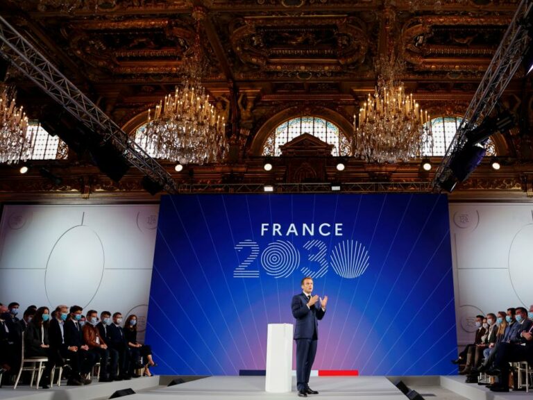 Francia producirá dos millones de vehículos eléctricos para 2030 para modernizar su industria
