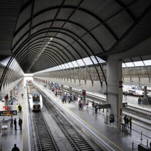Renfe y el sindicato de maquinistas pactan el fin de la huelga