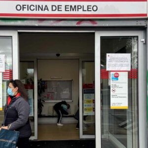 El paro registra la mayor caída histórica en un mes de septiembre con 76.113 desempleados menos