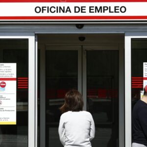 España suma 359.300 empleos y supera los 20 millones de ocupados