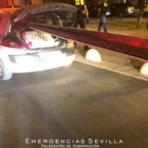 Detenidos por transportar una viga robada de ocho metros en un coche