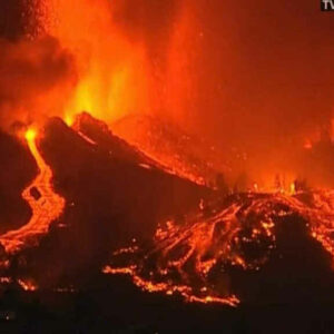 La ruptura del cono del Cumbre Vieja provoca una nueva colada hacia el oeste