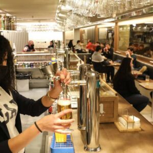 Las comunidades y el Gobierno debaten el cierre del interior de la hostelería a las 23:00 horas