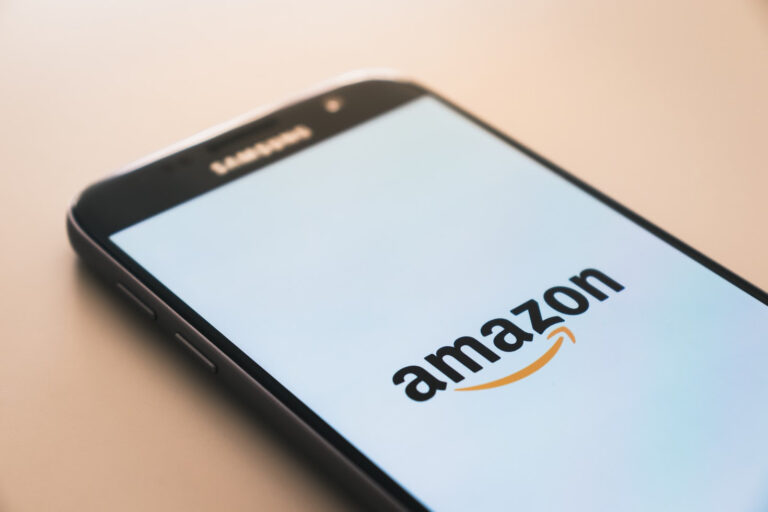 Cómo comprar acciones de Amazon en España