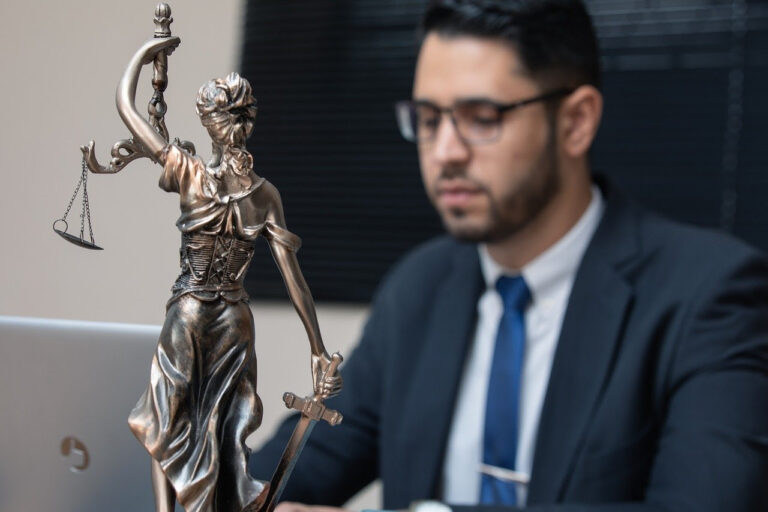La importancia de la figura del procurador en el sistema judicial español