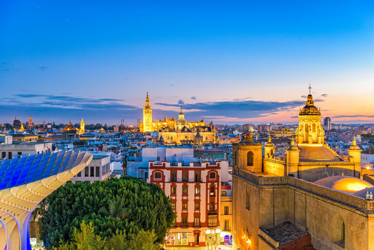 Sevilla recupera en 2021 la mitad de los turistas previos a la pandemia