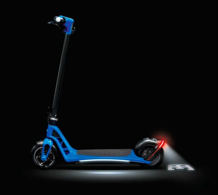 El patinete eléctrico de Bugatti tiene 1 CV de potencia y 35 km de autonomía