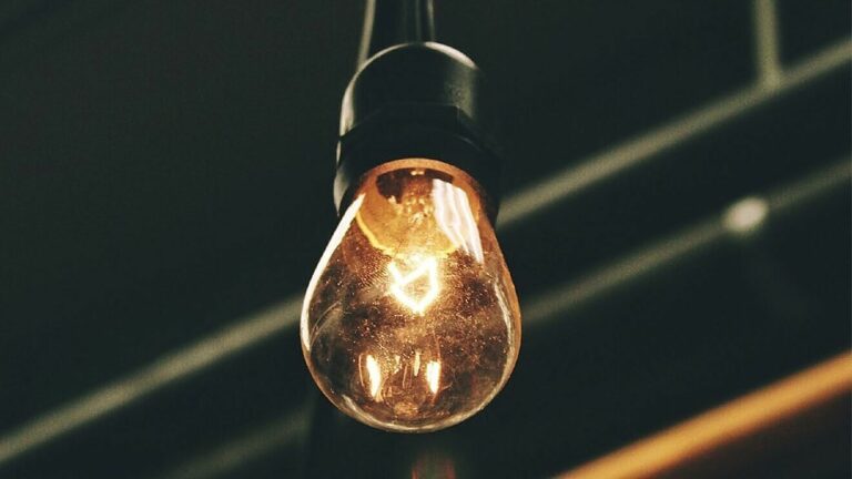 Se dispara un 80% el precio de la electricidad en la vuelta de Navidad