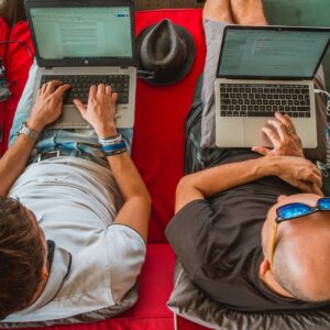 Software de transcripción, espacio de trabajo y política laboral: Cómo hacer el trabajo a distancia más accesible