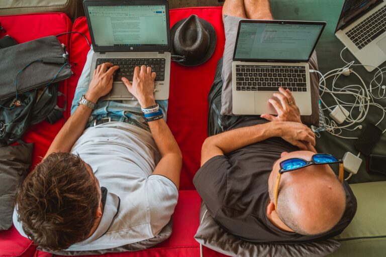 Software de transcripción, espacio de trabajo y política laboral: Cómo hacer el trabajo a distancia más accesible