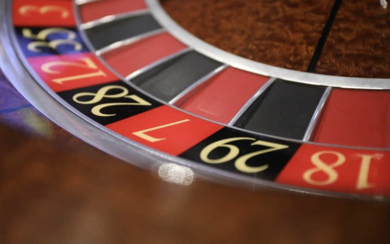 ¿Sin nada que hacer? Juega a la ruleta gratis con estos juegos