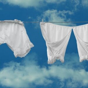 Aprende 5 sencillos y efectivos trucos para que la ropa blanca permanezca blanca