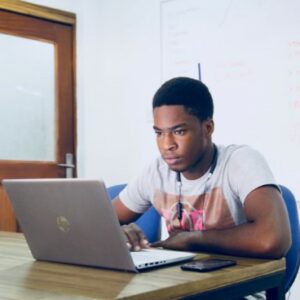 Usa un comparador de tarifas online y disfruta del mejor servicio al precio más conveniente