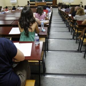 3.000 plazas de profesores interinos en Andalucía que se convocarán por concurso oposición
