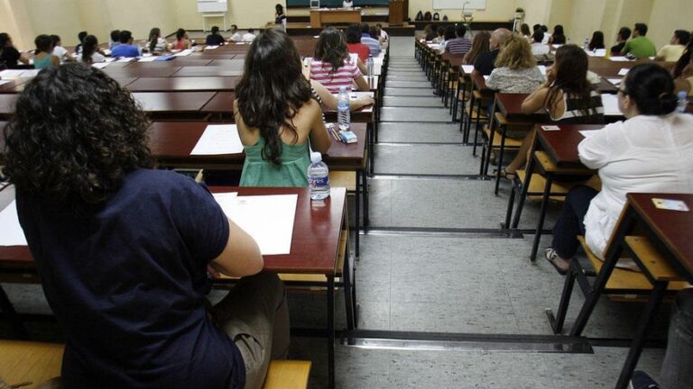 3.000 plazas de profesores interinos en Andalucía que se convocarán por concurso oposición
