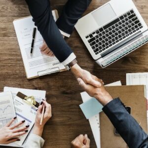 Pon en manos de especialistas las gestiones personales y empresariales de tu día a día