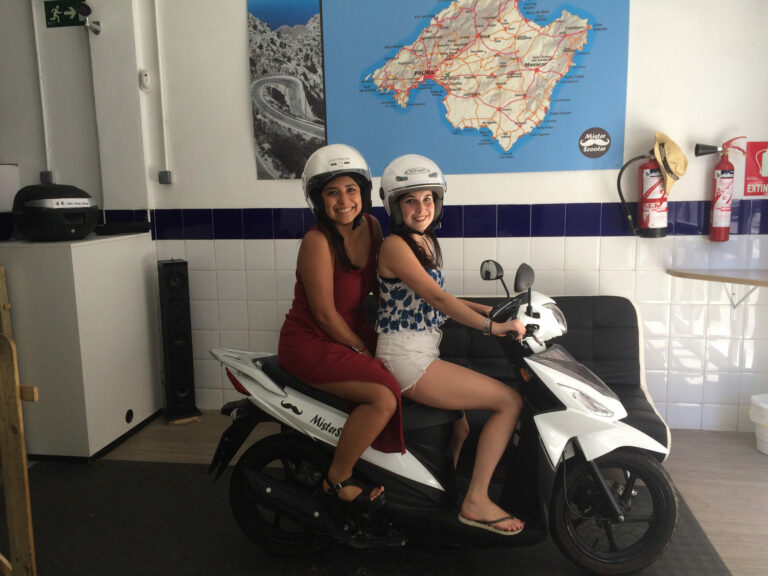 Alquilar una moto en Mallorca con Mister Scooter la empresa más barata