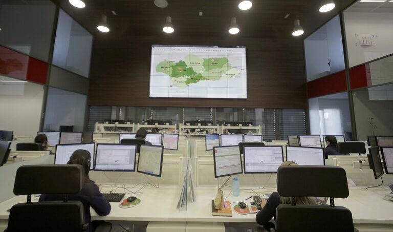 Trabajadores del 112 y atención telefónica del 061 convocan un paro de 24 horas en Sevilla