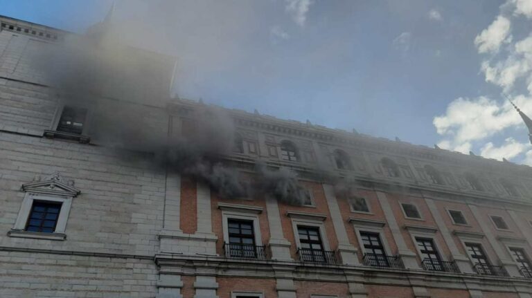 Incendio en el Alcázar de Toledo en la planta del museo del Ejército