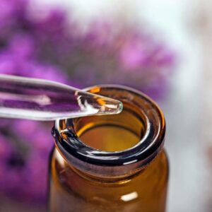 Los beneficios de las Flores de Bach para el bienestar emocional y físico de las personas, con el Centro de Naturopatía y la Salud