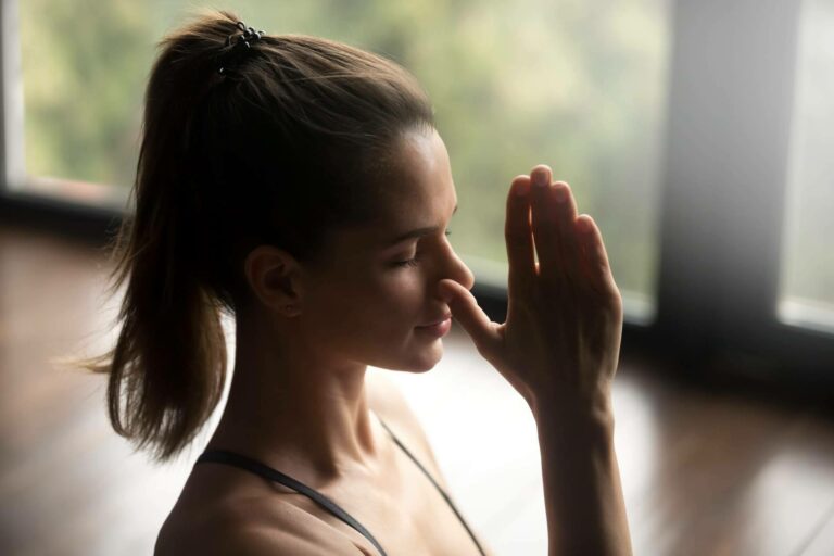 La plataforma especializadas Pranayama.pro explica qué es el pranayama