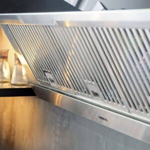 ¿Qué ofrecen los servicios de limpieza y mantenimiento de las extracciones de humo en cocinas industriales de Tecnigras?