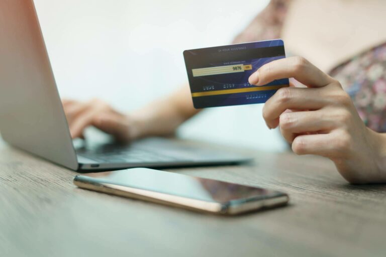 Los intereses y el funcionamiento de las tarjetas revolving de la mano de Dual Asociados