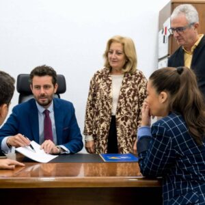 Trabajar con animales como auxiliar veterinaria, con Victoriaformación.es