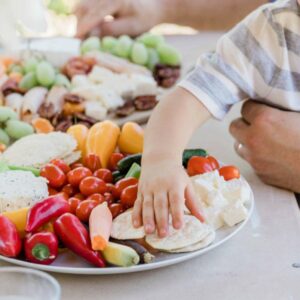 La clínica Alzenit explica la importancia de una buena nutrición infantil