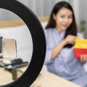 ¿Cómo salir del fichero de morosos?, los famosos recomiendan una solución tecnológica