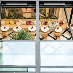 Airclos, servicio de techos móviles para restaurantes