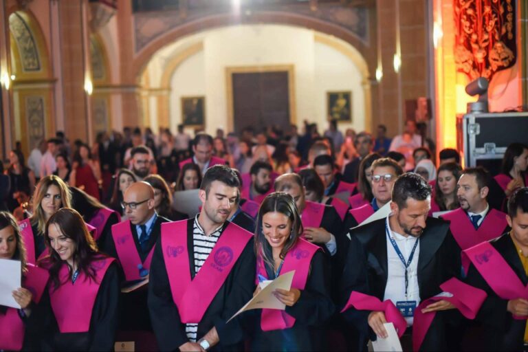 PgO UCAM opiniones. Una de las mejores universidades para estudiar el postgrado de Odontología según sus alumnos