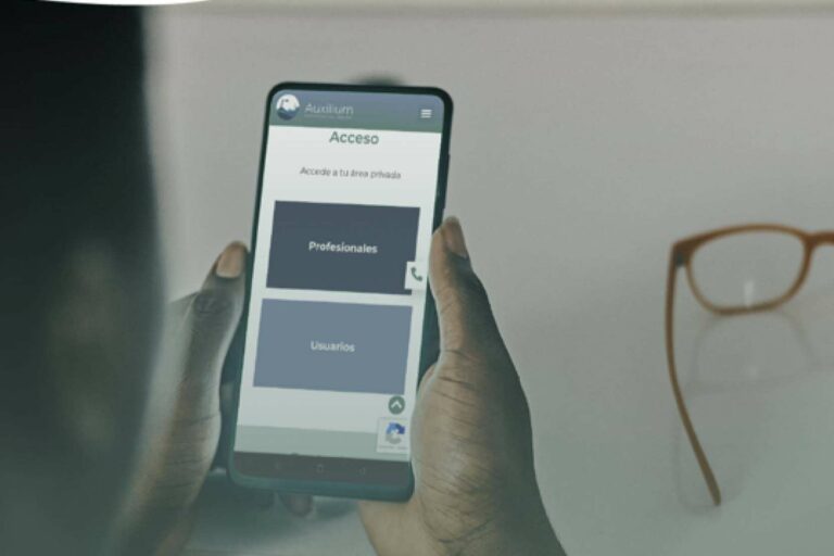 Auxilium permite contactar con un psicólogo de forma inmediata con su servicio de ayuda psicológica online