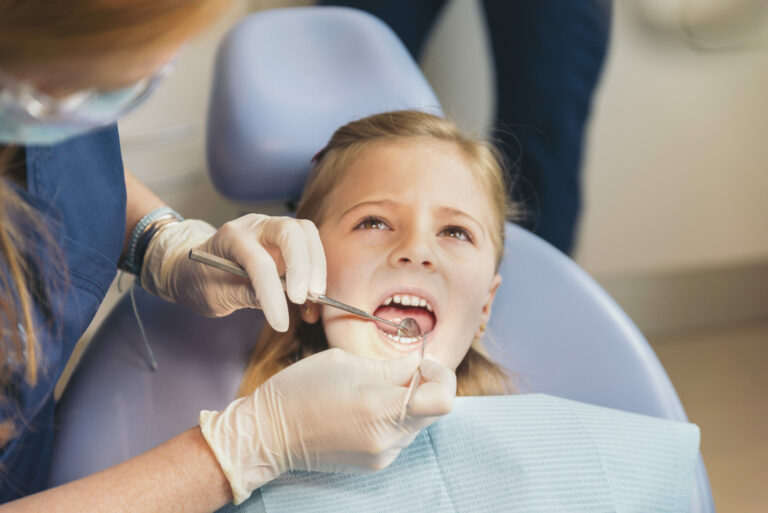 ¿Por qué es importante acudir al dentista con frecuencia?